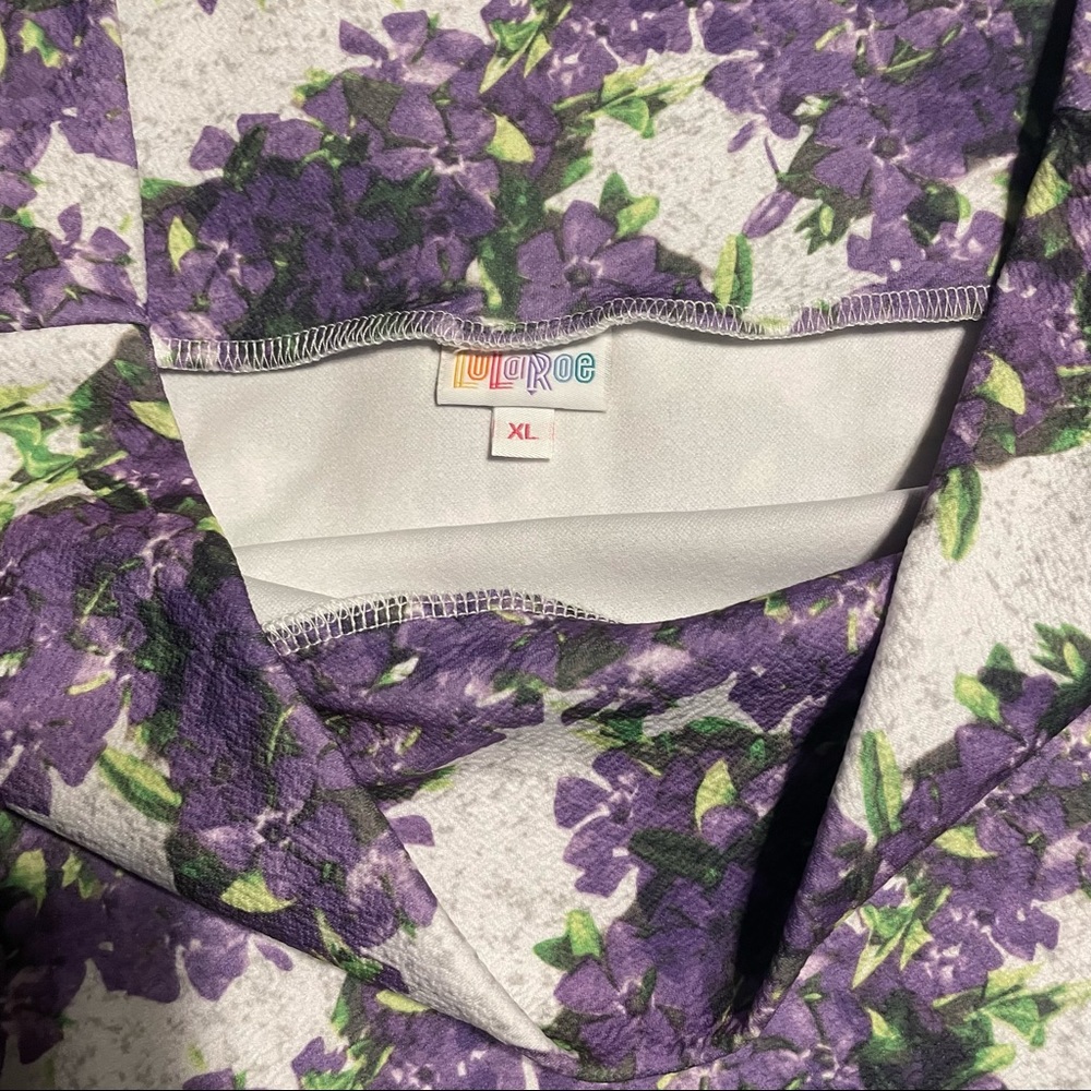 Lularoe Cassie skirt, floral pattern NWOT tags XL PURPLE WHITE HYDRANGEAS - Picture 4 of 5